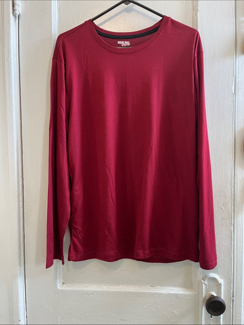 Highland Men's Burgundy Long-Sleeve Crewneck Shirt